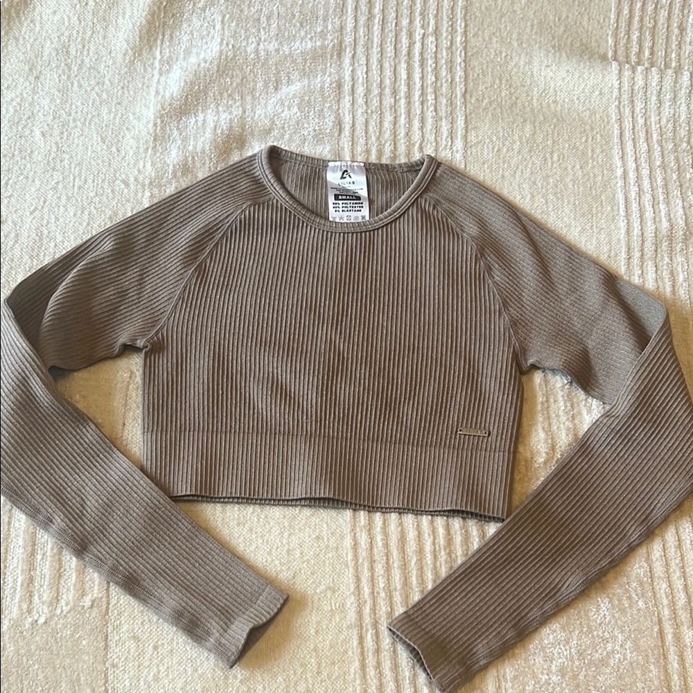 Lilias Active Wear Tan Ribbed Knit Crop Top